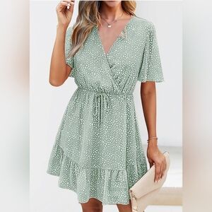 Short sleeve v neck ruffle dress